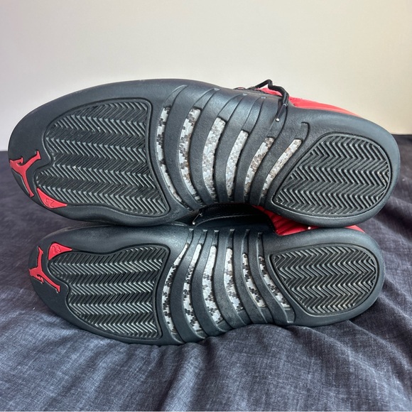 Size 11.5 - Jordan 12 Retro Reverse Flu Game 2020 - Picture 4 of 8